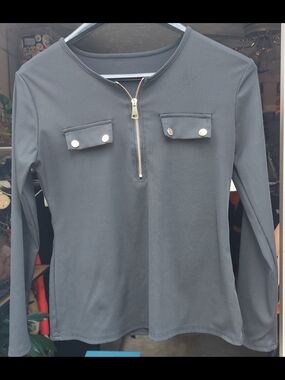 Amazon Black Ribbed Long Sleeve Top with Gold Zipper